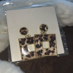 Fashion leopard print gold tone post back earrings